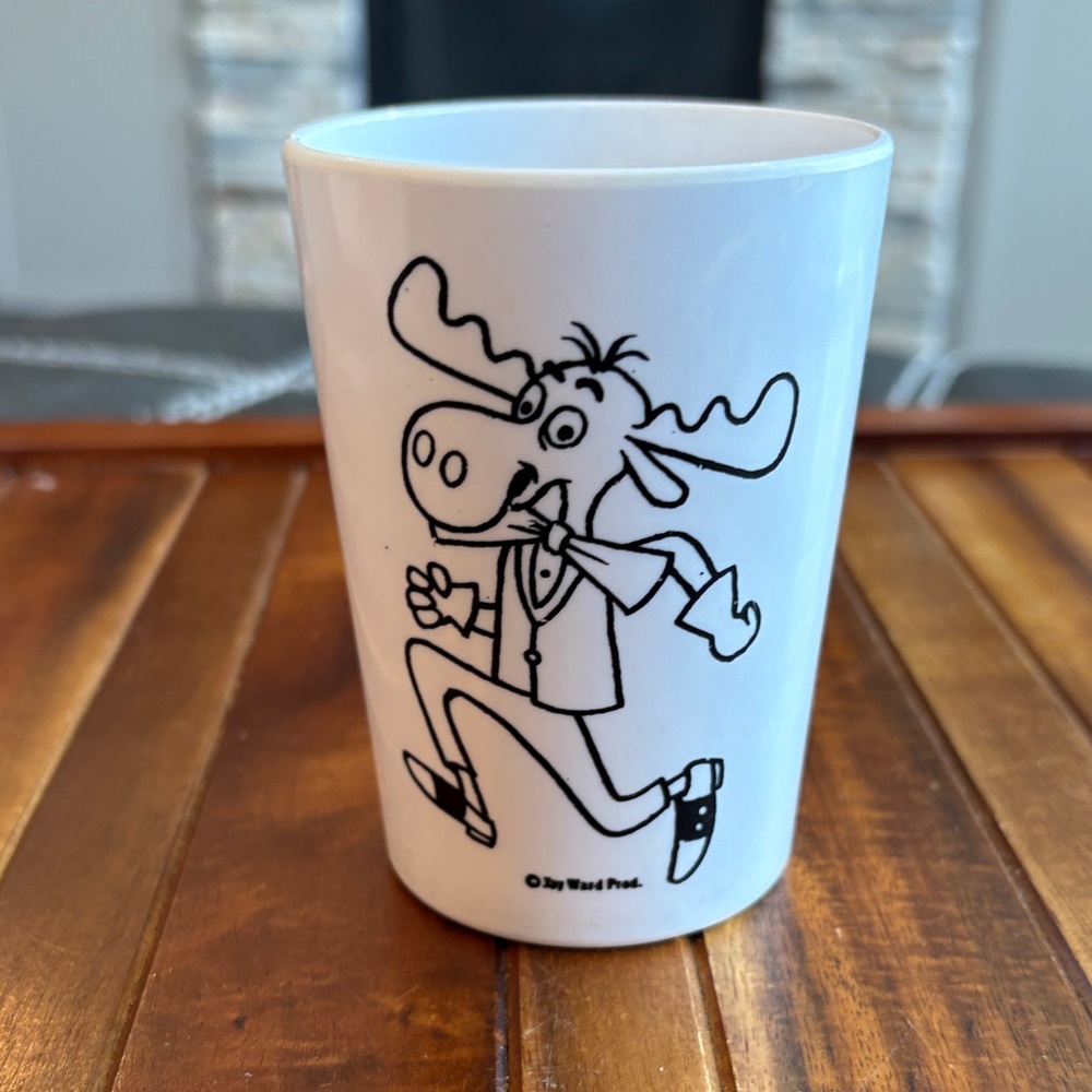 VINTAGE MELMAC CHILD DRINKING CUP "BULLWINKLE MOOSE" & FRIENDS DINNERWARE CUP